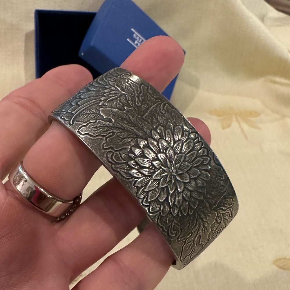 Salisbury Pewter November Birthday Month Open Cuff Bracelet Chrysanthemum / Mum.